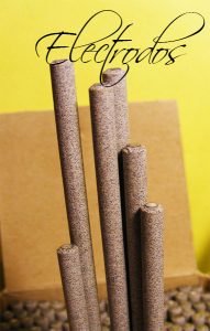 tipos de varilla de acero, formas de soldar con electrodo, como soldar acero al carbono, tipos de electrodos revestidos, amperaje de electrodos, tipos de electrodos y para que sirven